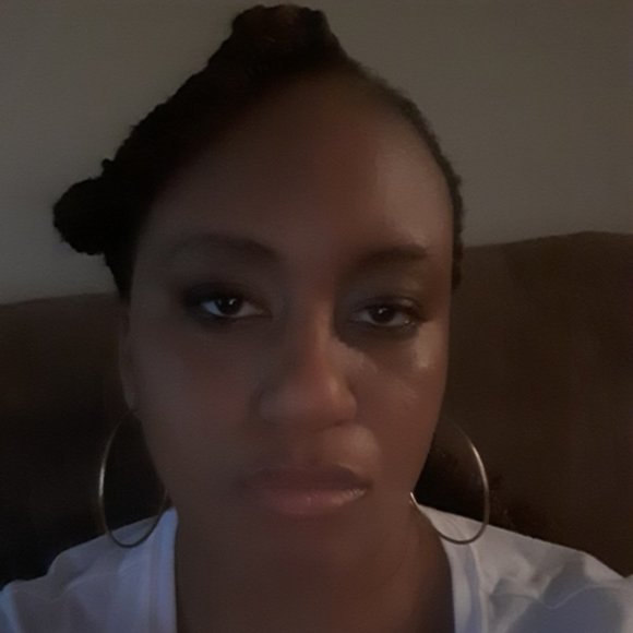 Meet your Posh Ambassador, Candice - Picture 7 of 12